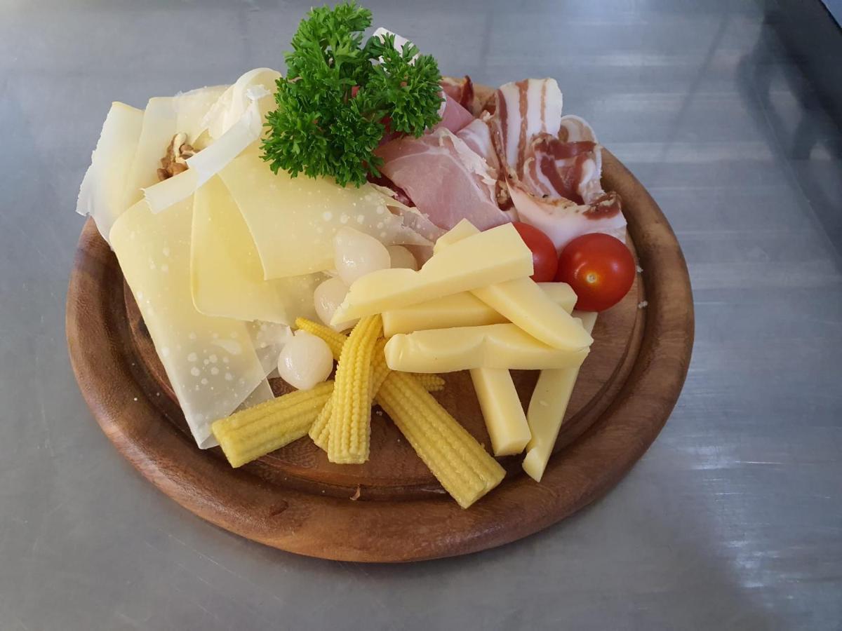 Hotel-Restaurant-Linde Gundlischwand Εξωτερικό φωτογραφία